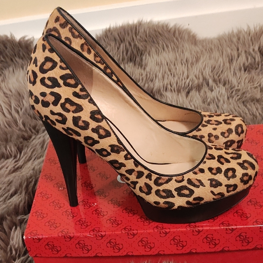 Guess Leopard Print Women's Shoes - Picture 3 of 5